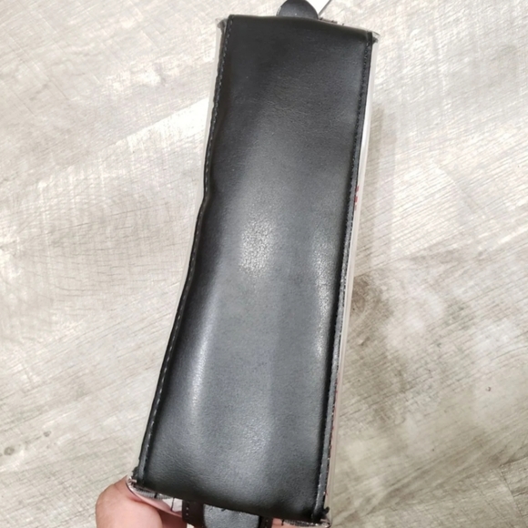 🆕️ NWT Victoria's Secret Very Sexy Pouch - Picture 9 of 10